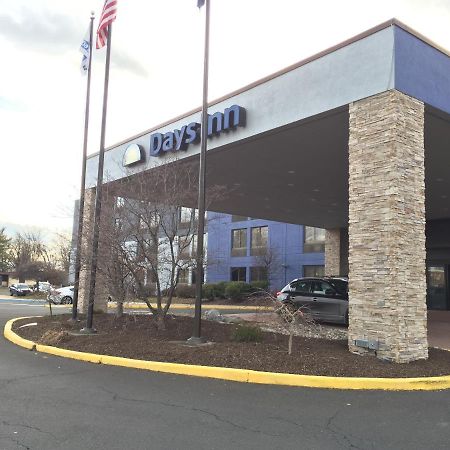 Days Inn By Wyndham Horsham Philadelphia Bagian luar foto