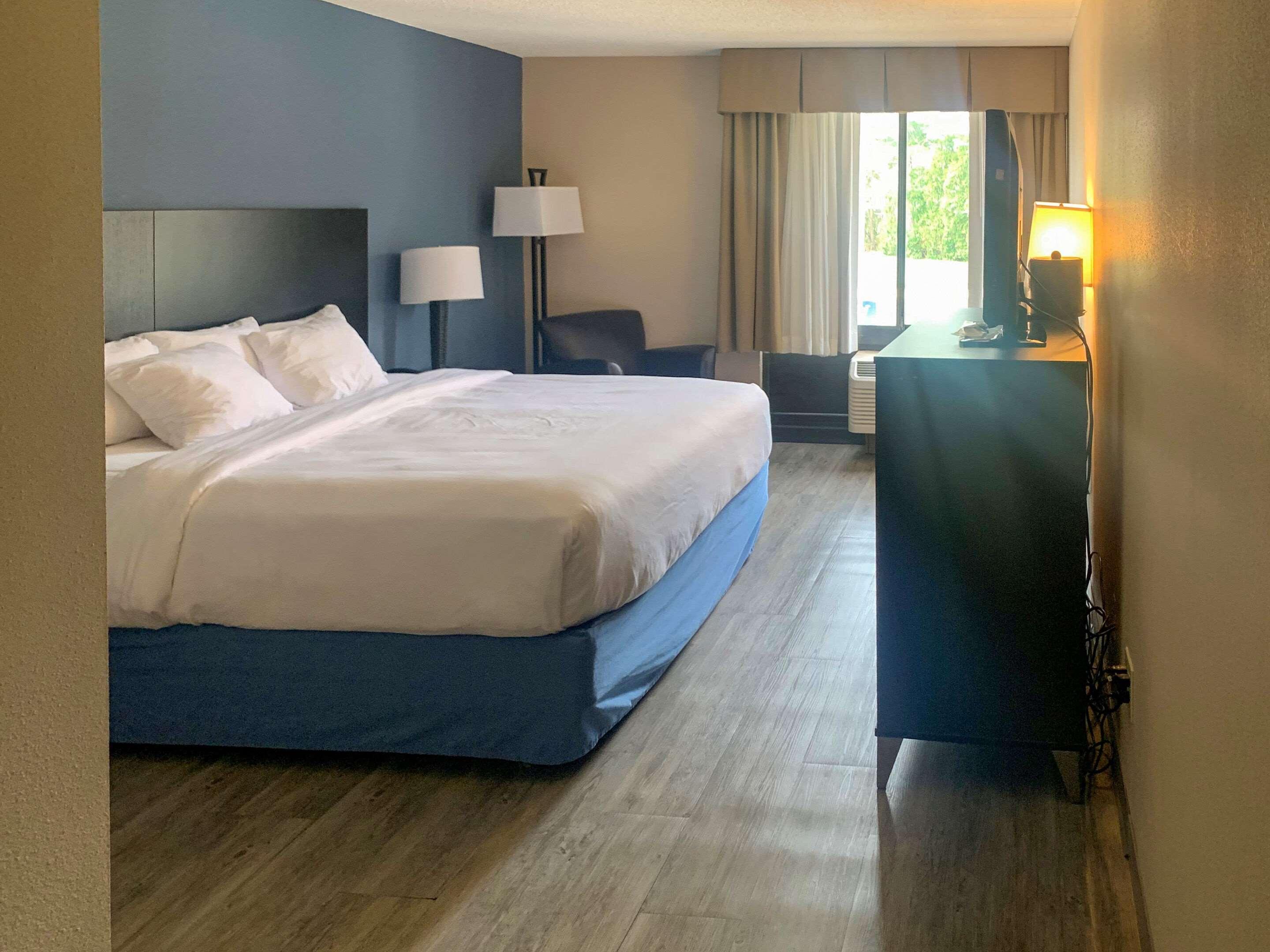 Days Inn By Wyndham Horsham Philadelphia Bagian luar foto