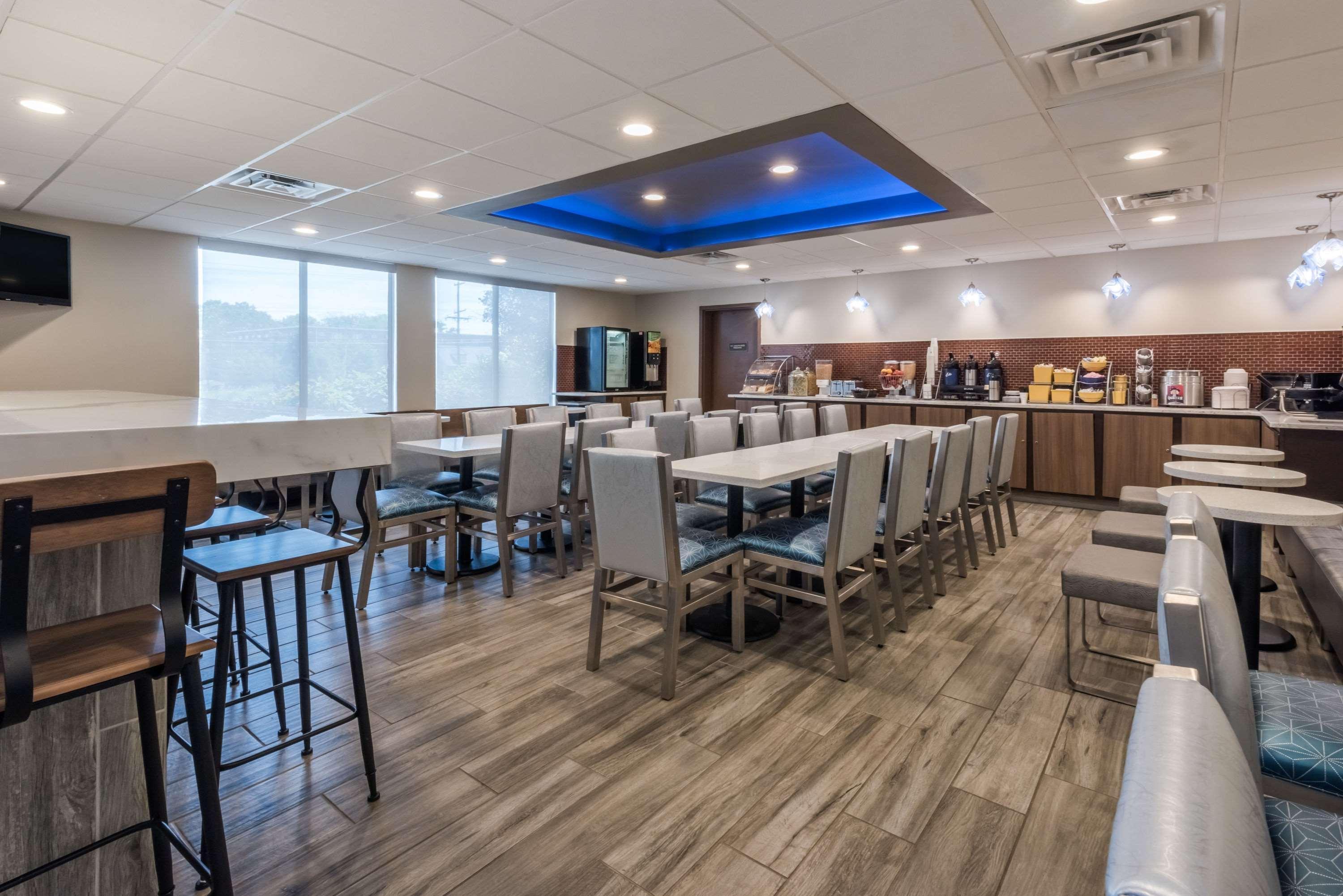 Days Inn By Wyndham Horsham Philadelphia Bagian luar foto