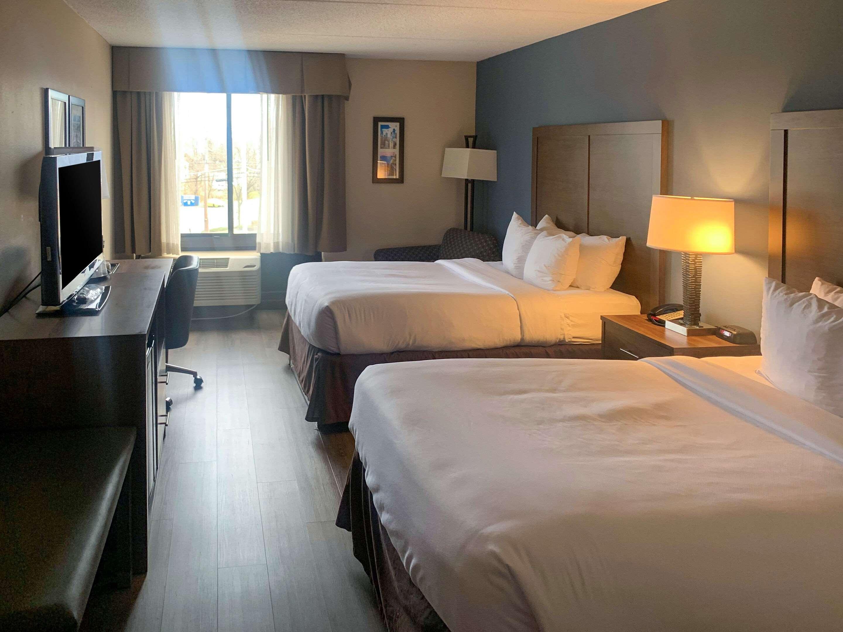 Days Inn By Wyndham Horsham Philadelphia Bagian luar foto