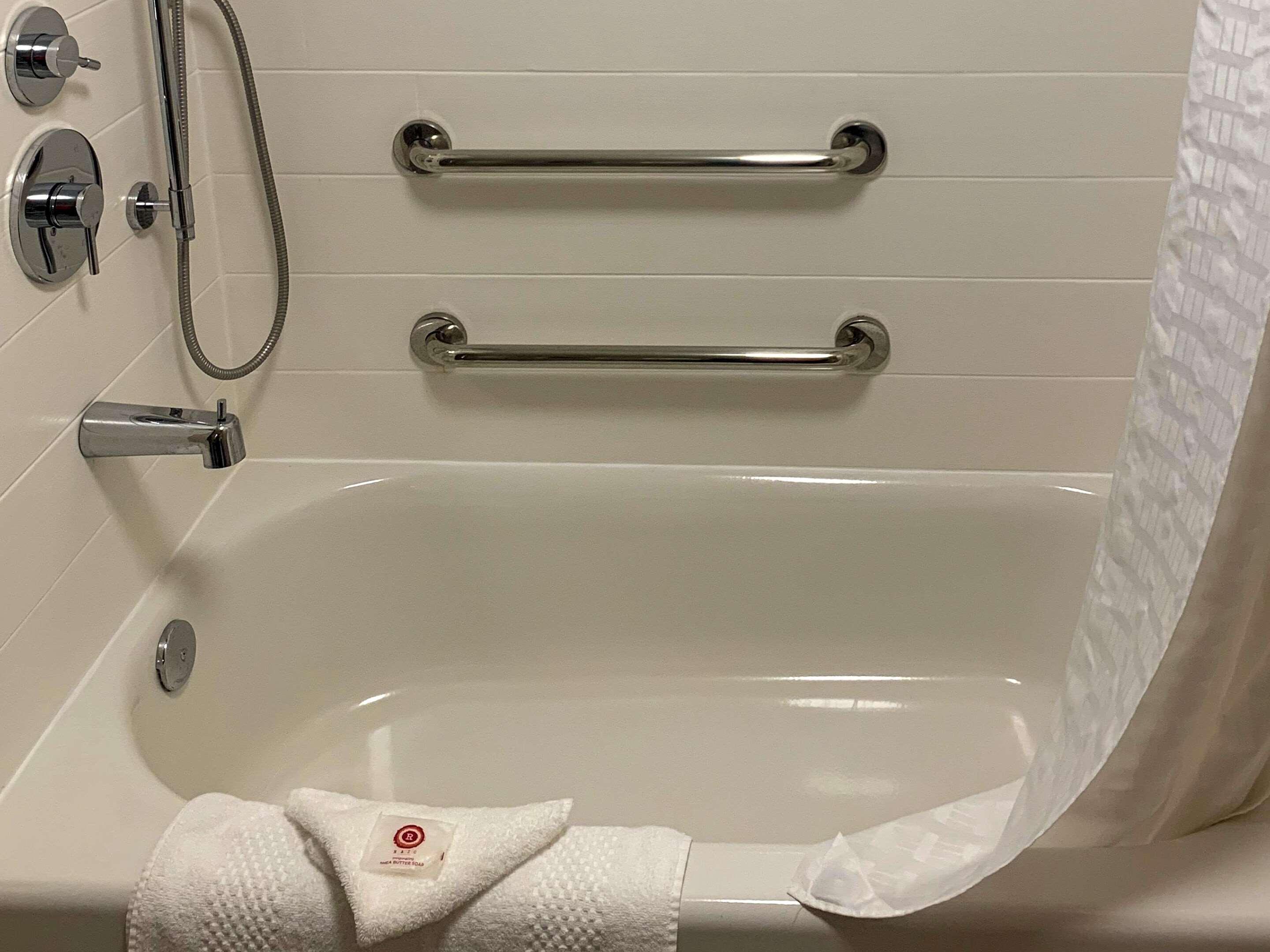 Days Inn By Wyndham Horsham Philadelphia Bagian luar foto