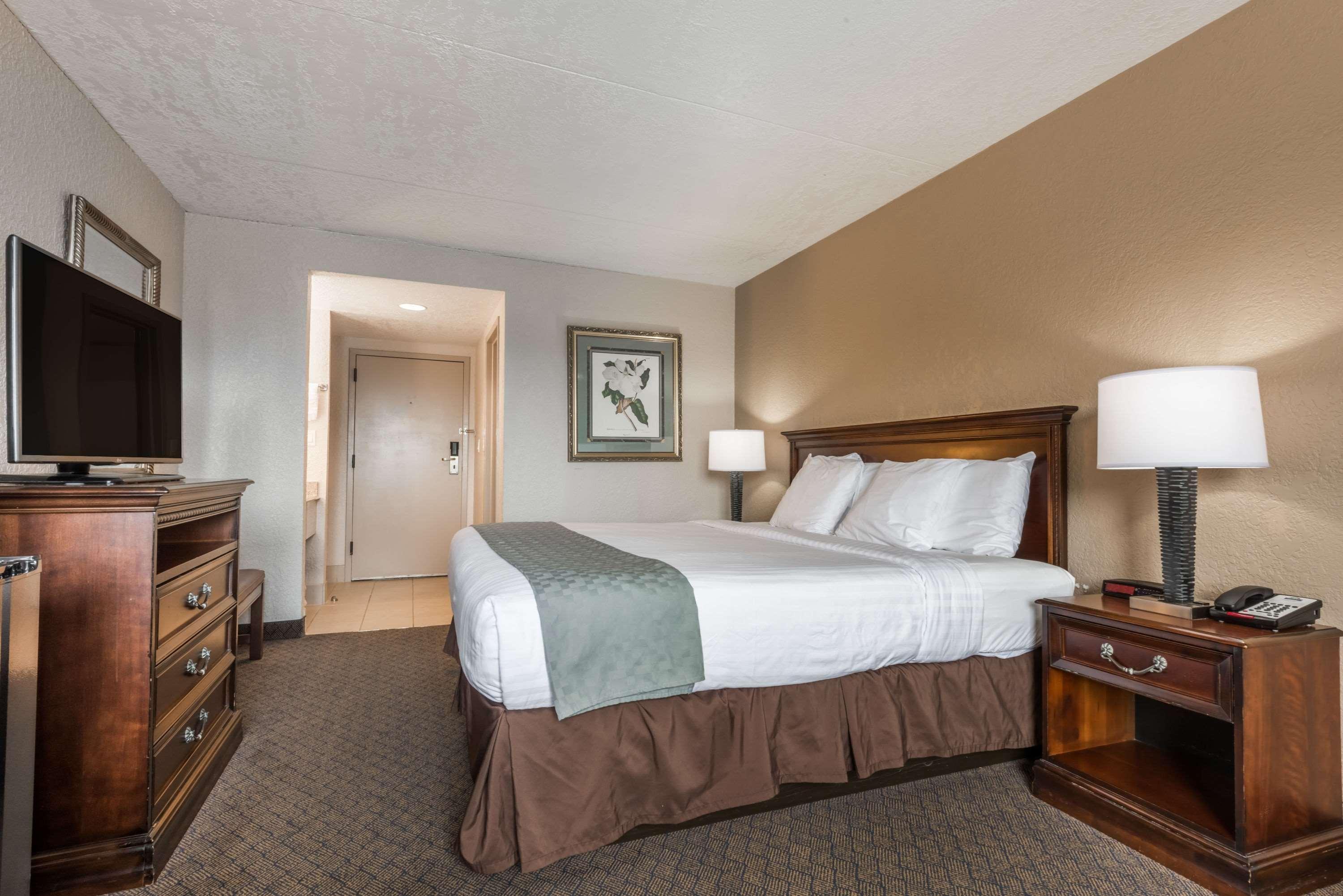 Days Inn By Wyndham Horsham Philadelphia Bagian luar foto