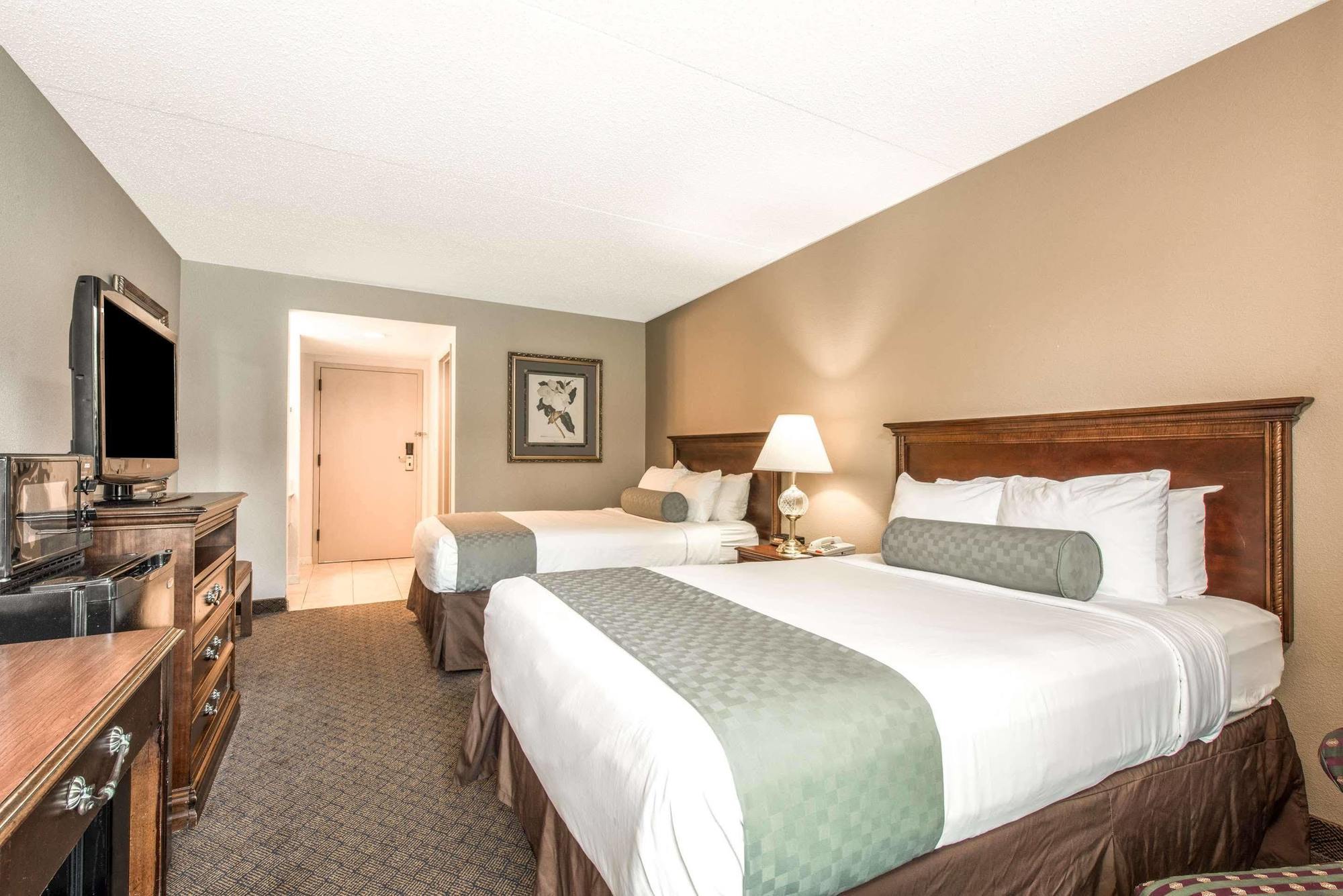 Days Inn By Wyndham Horsham Philadelphia Bagian luar foto