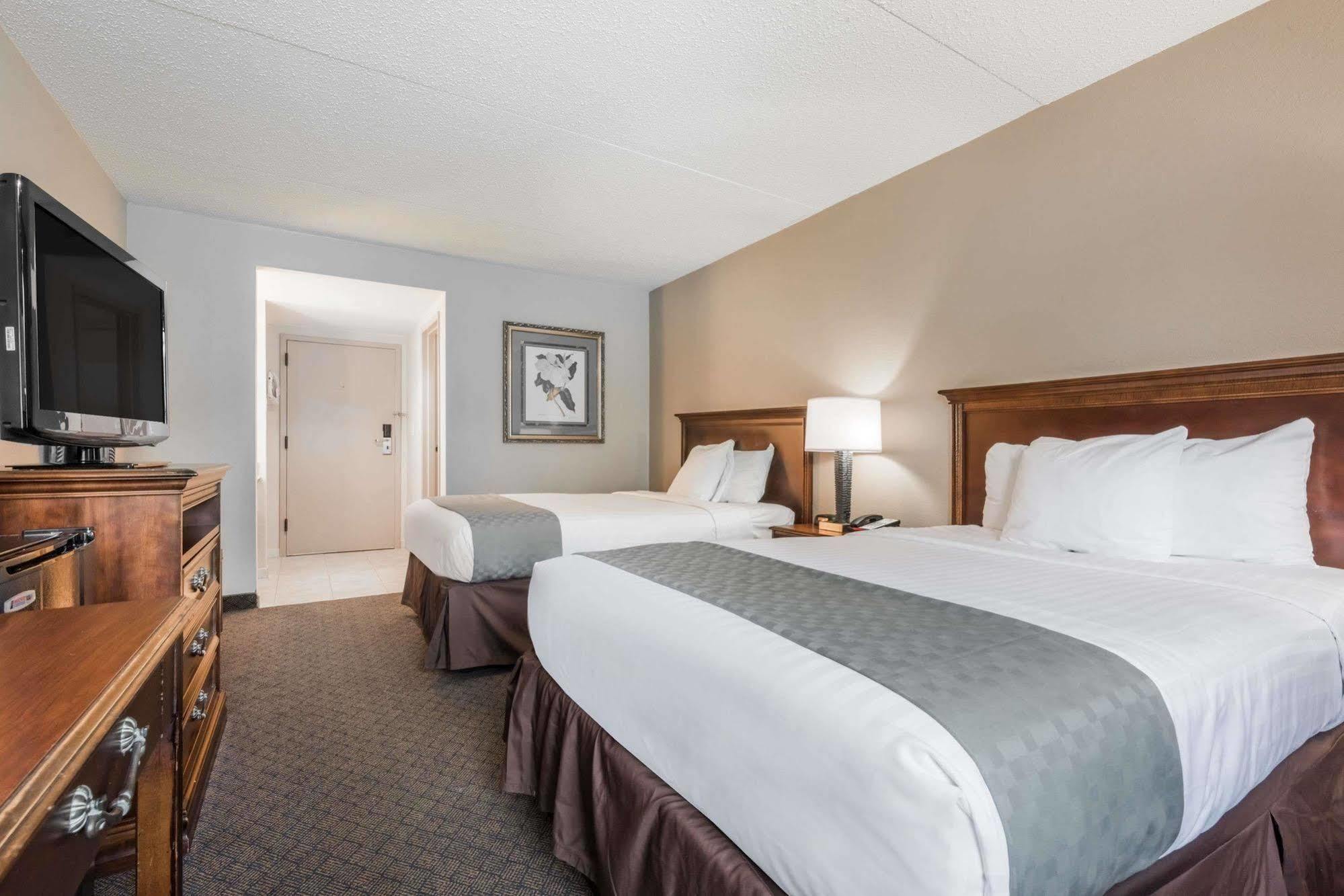 Days Inn By Wyndham Horsham Philadelphia Bagian luar foto