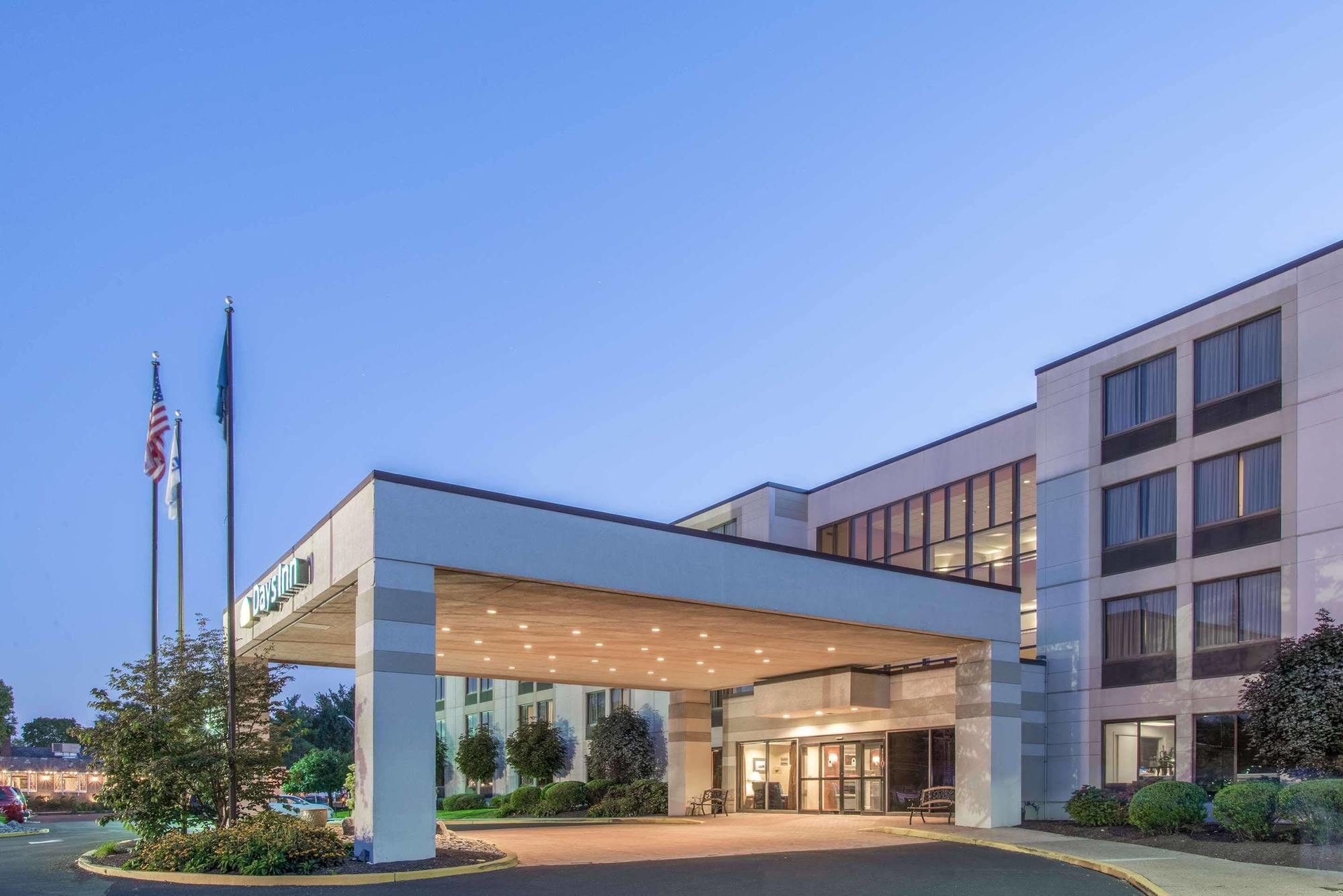 Days Inn By Wyndham Horsham Philadelphia Bagian luar foto