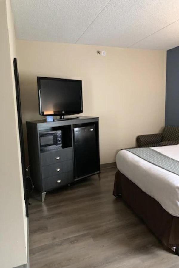 Days Inn By Wyndham Horsham Philadelphia Bagian luar foto